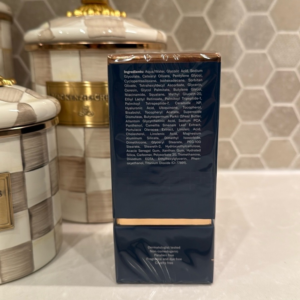 30ML INTENSIVE** ALPHARET OVERNIGHT CREAM BY SKINBETTER SCIENCE - Picture 3 of 4